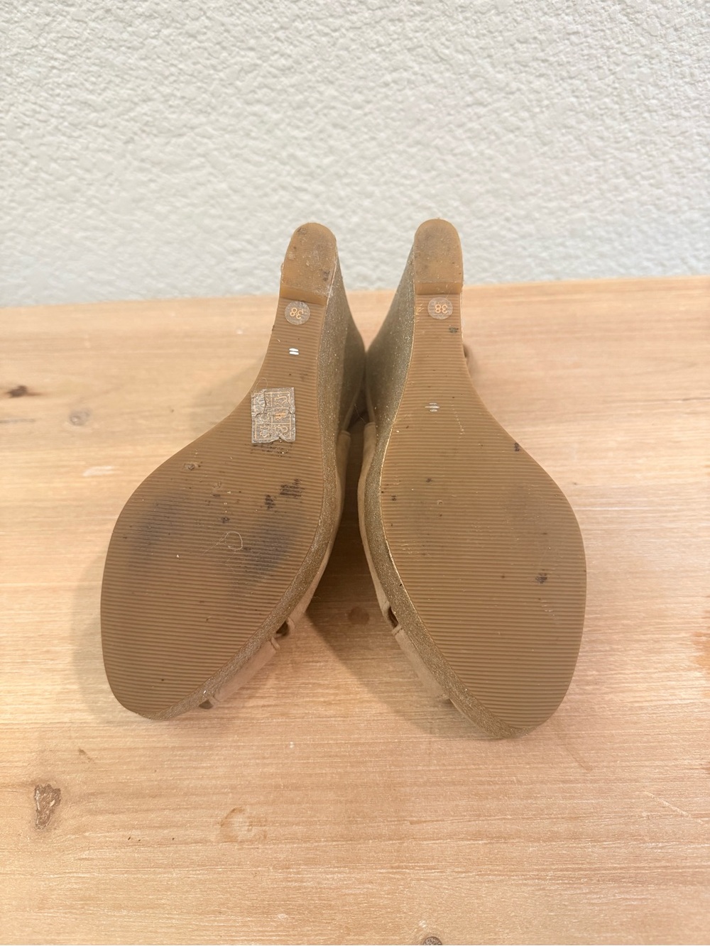Guess Beige Peep-Toe Wedge Sandals with Glitter Platform, Size 38 - Picture 7 of 8